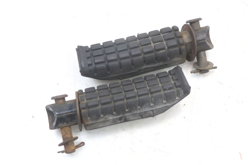 photo de PAIRE CALE PIED ARRIERE HONDA NTV DEAUVILLE 650 (1998 - 2001)