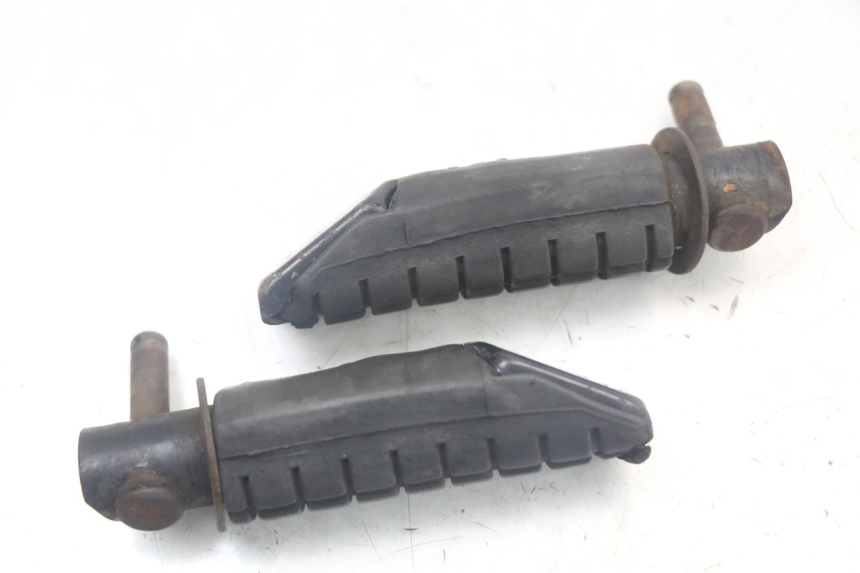 photo de PAIRE CALE PIED ARRIERE HONDA NTV DEAUVILLE 650 (1998 - 2001)