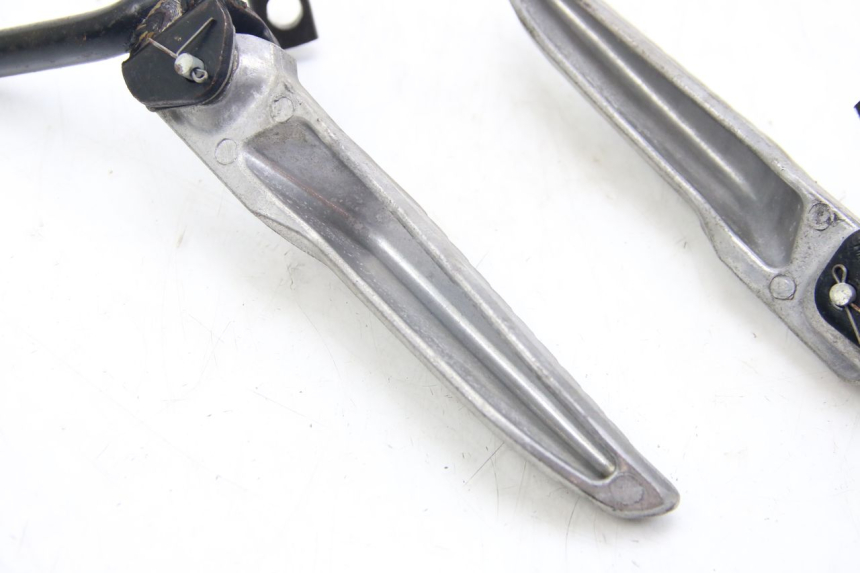 photo de PAIRE CALE PIED ARRIERE REVATTO IMPERATOR 125 (2007 - 2015)