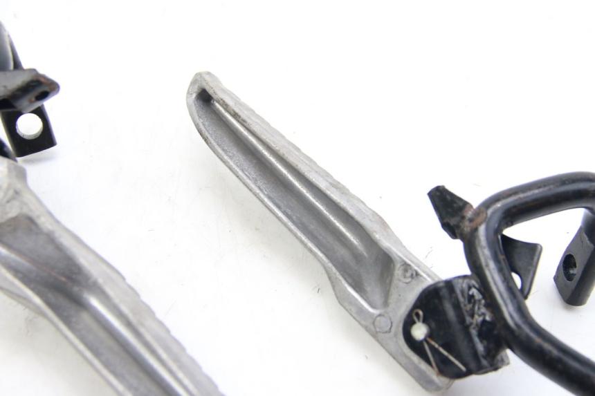 photo de PAIRE CALE PIED ARRIERE REVATTO IMPERATOR 125 (2007 - 2015)
