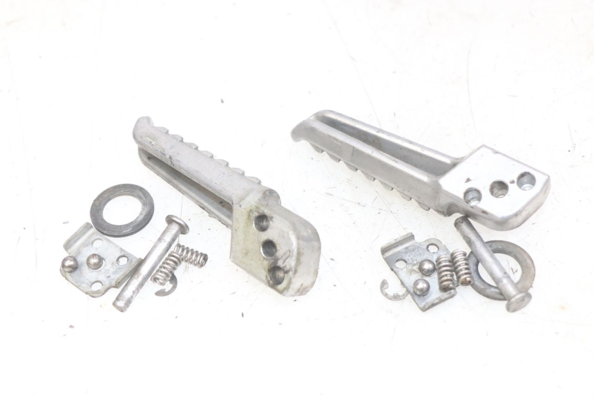 photo de PAIRE CALE PIED ARRIERE KAWASAKI Z 750 (2007 - 2013)