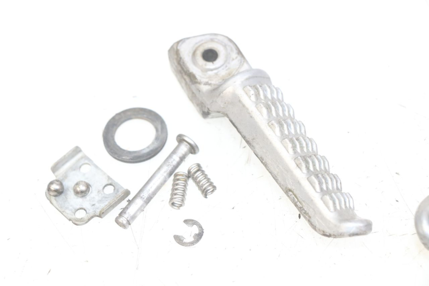 photo de PAIRE CALE PIED ARRIERE KAWASAKI Z 750 (2007 - 2013)