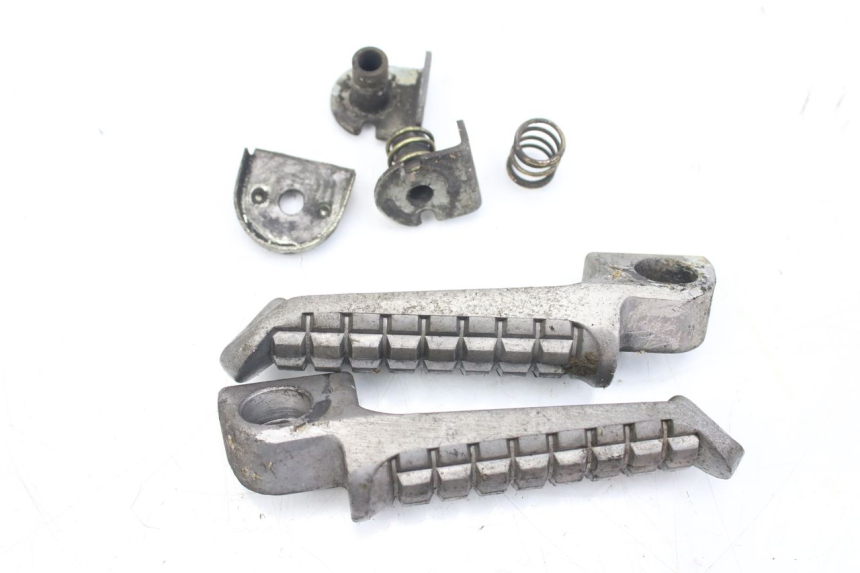 photo de PAIRE CALE PIED ARRIERE KAWASAKI ZZR 600 (1995 - 2004)