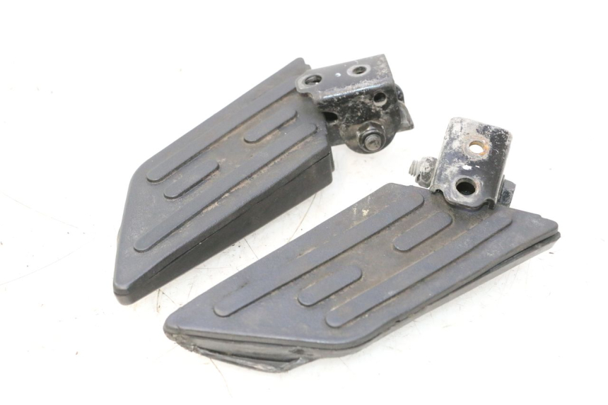 photo de PAIRE CALE PIED ARRIERE PEUGEOT KISBEE 2T 50 (2010 - 2017) - Zoom état d’usage