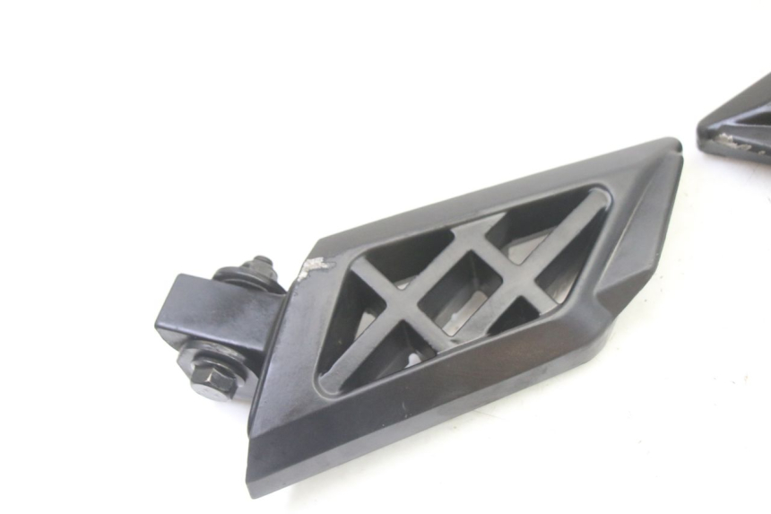 photo de PAIRE CALE PIED ARRIERE PEUGEOT KISBEE 4T 50 (2018 - 2022)