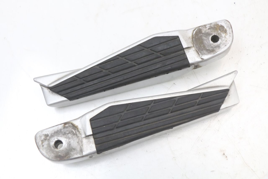 photo de PAIRE CALE PIED ARRIERE KYMCO XCITING 250 (2006 - 2009)
