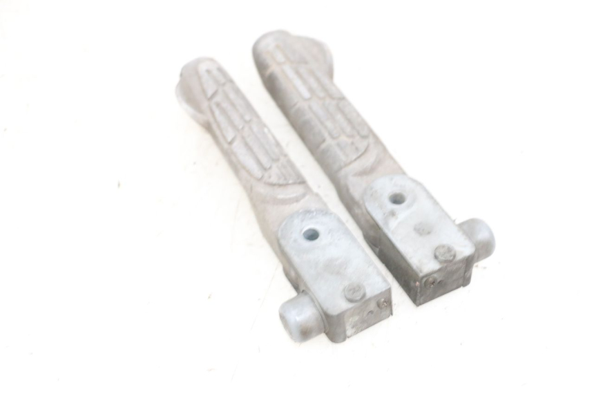 photo de PAIRE CALE PIED ARRIERE KYMCO LIKE 125 (2009 - 2016) - Vue d’ensemble