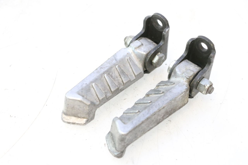 photo de PAIRE CALE PIED ARRIERE PEUGEOT LUDIX SNAKE 2T 50 (2004 - 2014) - Vue principale