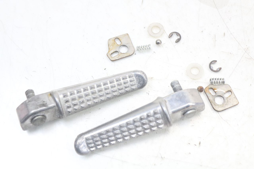 photo de PAIRE CALE PIED ARRIERE MASAI SCRAMBLER SPORT 125 (2021 - 2025)