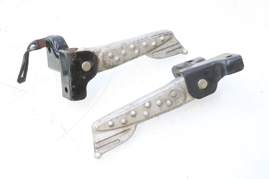 photo de PAIRE CALE PIED ARRIERE SYM MIO 50 (2005 - 2010) - Vue principale