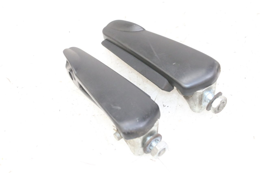 photo de PAIRE CALE PIED ARRIERE GILERA NEXUS 125 (2009 - 2013)