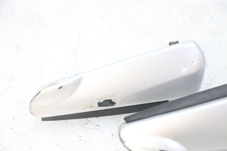 photo de PAIRE CALE PIED ARRIERE GILERA NEXUS 125 (2009 - 2013)