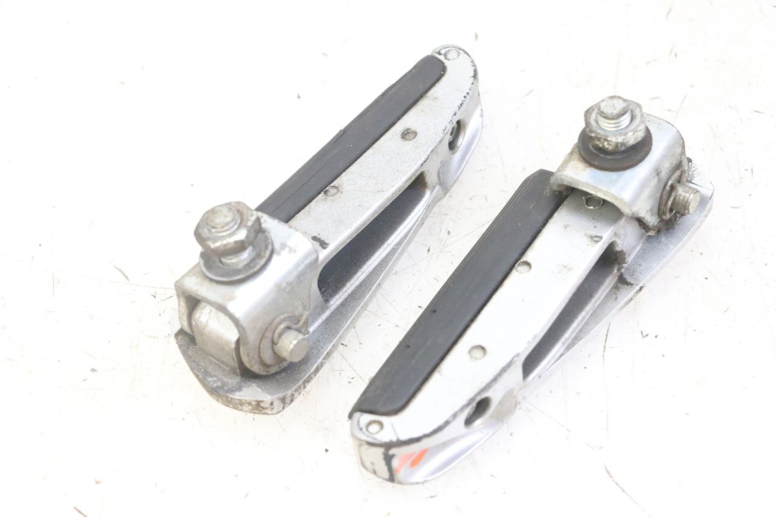 photo de PAIRE CALE PIED ARRIERE GILERA NEXUS 125 (2009 - 2013)