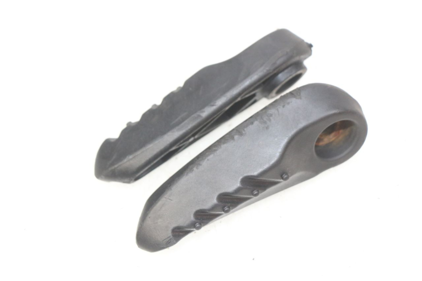 photo de PAIRE CALE PIED ARRIERE MBK OVETTO 2T 50 (2007 - 2017)