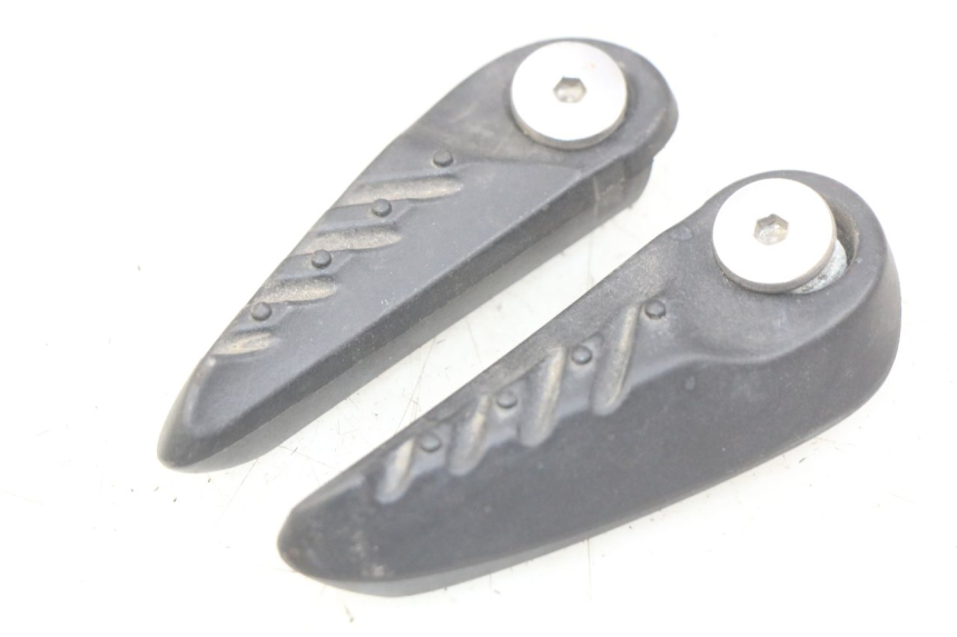 photo de PAIRE CALE PIED ARRIERE MBK OVETTO 2T 50 (2007 - 2017)