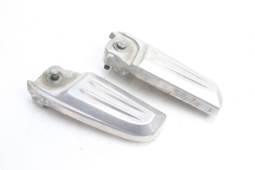 photo de PAIRE CALE PIED ARRIERE HONDA PCX (JF28) 125 (2009 - 2011) - Détail de la pièce