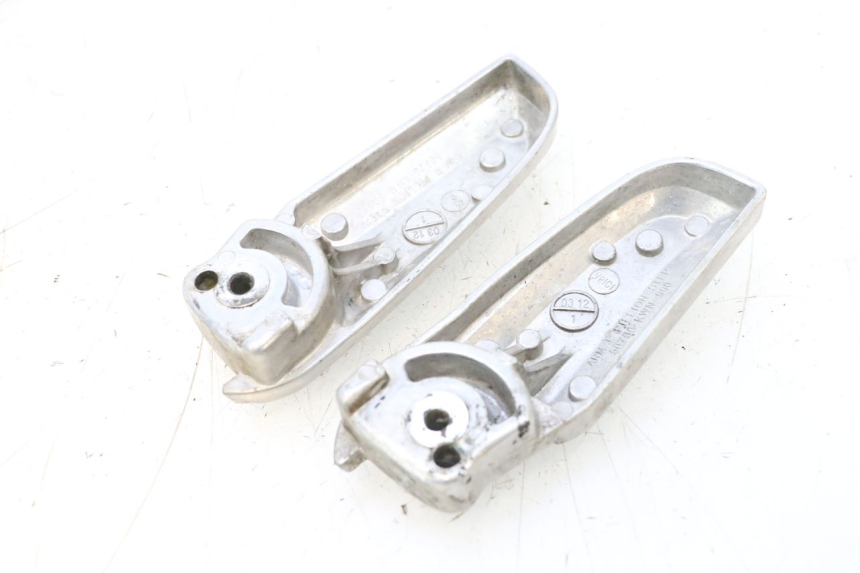 photo de PAIRE CALE PIED ARRIERE HONDA PCX (JF57/JF64) 125 (2014 - 2018) - État de surface