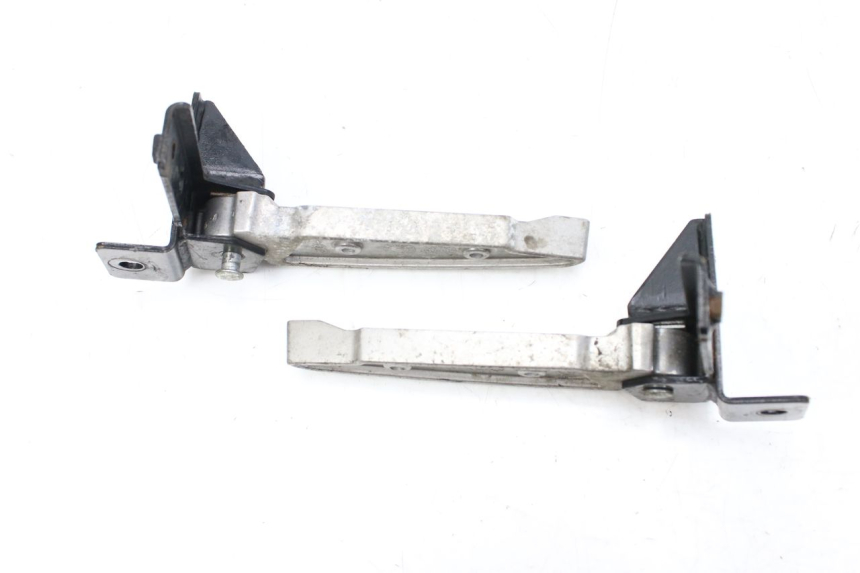 photo de PAIRE CALE PIED ARRIERE PEUGEOT CITYSTAR 125 (2011 - 2017)