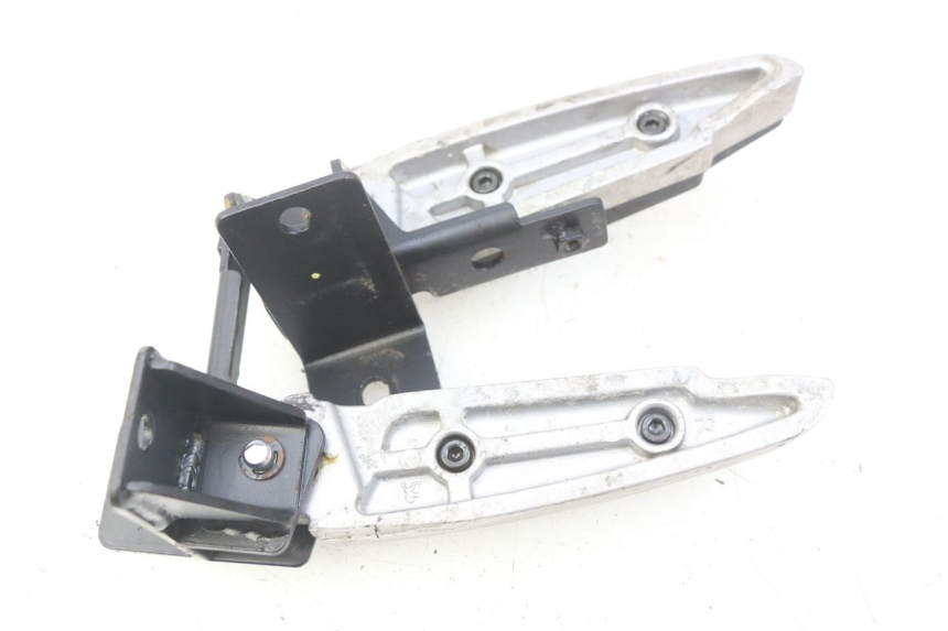 photo de PAIRE CALE PIED ARRIERE PEUGEOT CITYSTAR 2T 50 (2018 - 2021)
