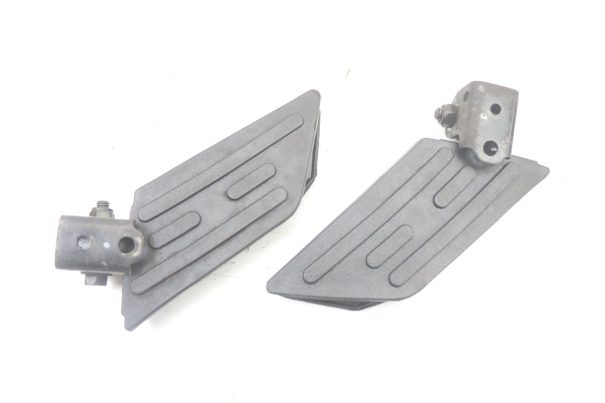 photo de PAIRE CALE PIED ARRIERE PEUGEOT KISBEE 2T 50 (2010 - 2017)