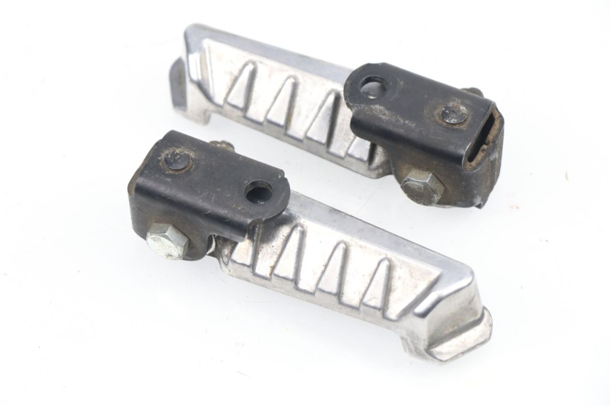 photo de PAIRE CALE PIED ARRIERE PEUGEOT LUDIX 50 (2008 - 2017)