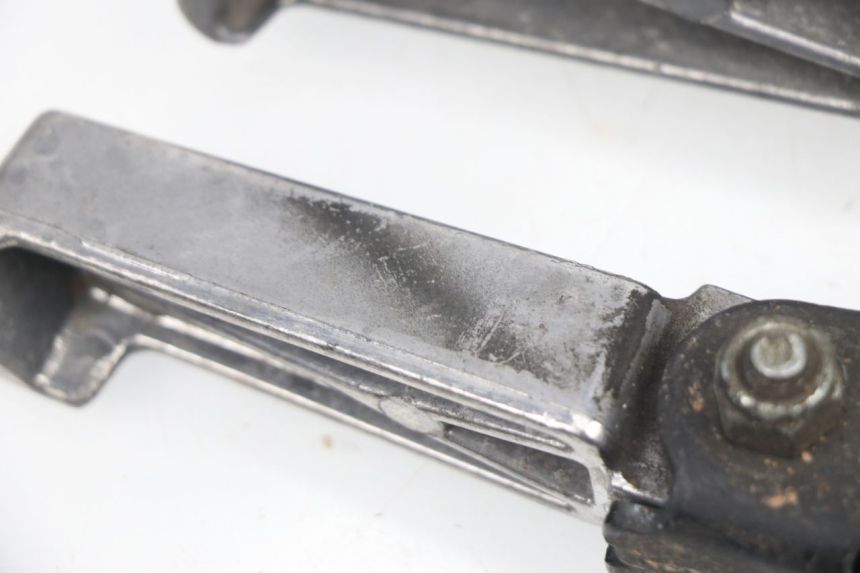 photo de PAIRE CALE PIED ARRIERE PEUGEOT LUDIX 50 (2008 - 2017)