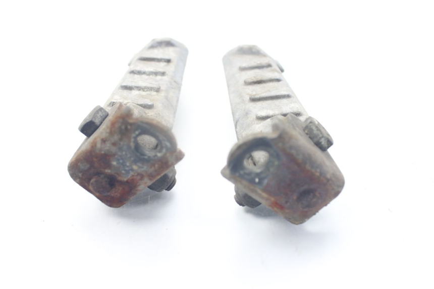 photo de PAIRE CALE PIED ARRIERE PEUGEOT LUDIX SNAKE 2T 50 (2004 - 2014)