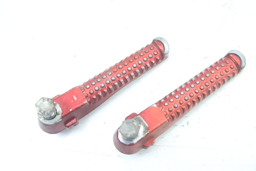 photo de PAIRE CALE PIED ARRIERE PEUGEOT TKR TREKKER FURIOUS 50 (2005 - 2014)
