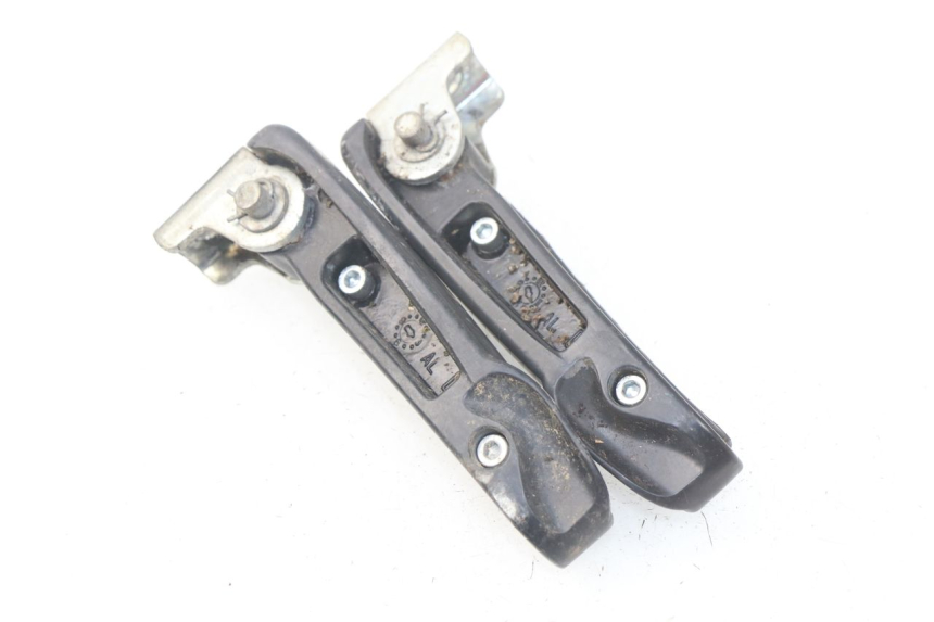 photo de PAIRE CALE PIED ARRIERE PIAGGIO FLY IE 125 (2012 - 2017)