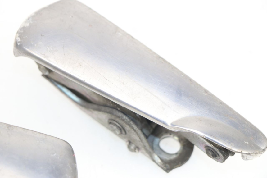 photo de PAIRE CALE PIED ARRIERE PIAGGIO VESPA GTS 125 (2007 - 2012)