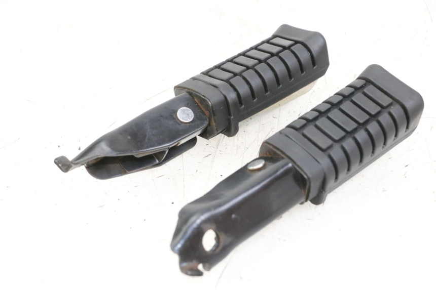 photo de PAIRE CALE PIED ARRIERE REGAL RAPTOR RAXTER 2 125 (2007 - 2015)