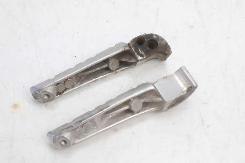 photo de PAIRE CALE PIED ARRIERE MZ RT 125 (2000 - 2008) - Autre angle de vue