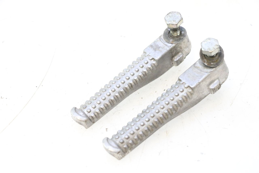 photo de PAIRE CALE PIED ARRIERE PEUGEOT SPEEDFIGHT 2 AC 50 (2000 - 2009) - Vue principale