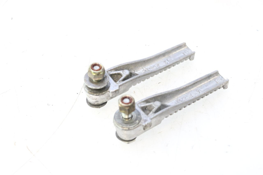 photo de PAIRE CALE PIED ARRIERE PEUGEOT SPEEDFIGHT 2 AC 50 (2000 - 2009) - Détail de la pièce