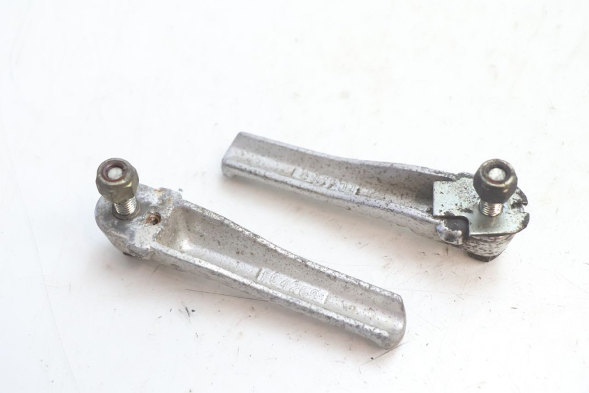 photo de PAIRE CALE PIED ARRIERE PEUGEOT SPEEDFIGHT LC 50 (1996 - 2002) - Autre angle de vue