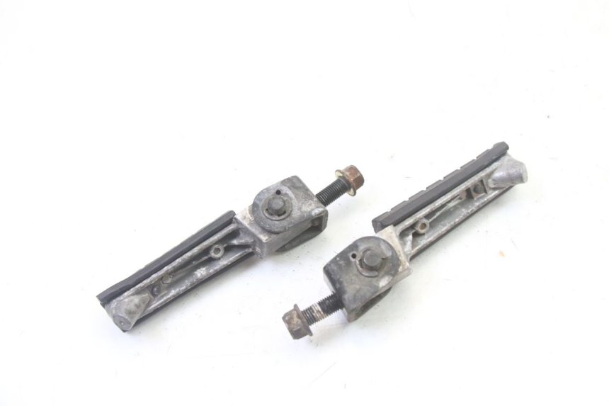 photo de PAIRE CALE PIED ARRIERE TRIUMPH SPRINT 900 (1995 - 1998)