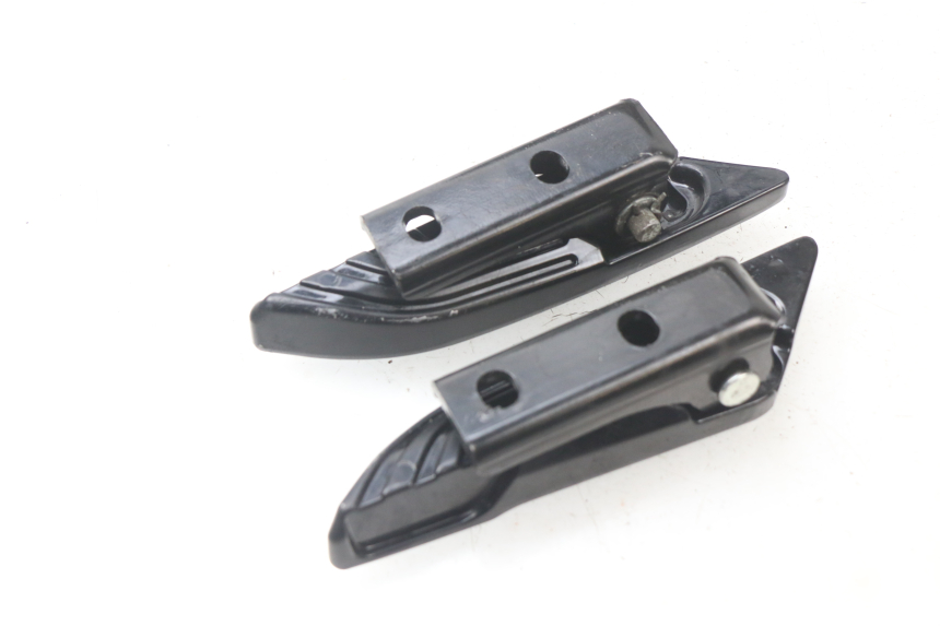 photo de PAIRE CALE PIED ARRIERE APRILIA SR 2T 50 (2018 - 2022)