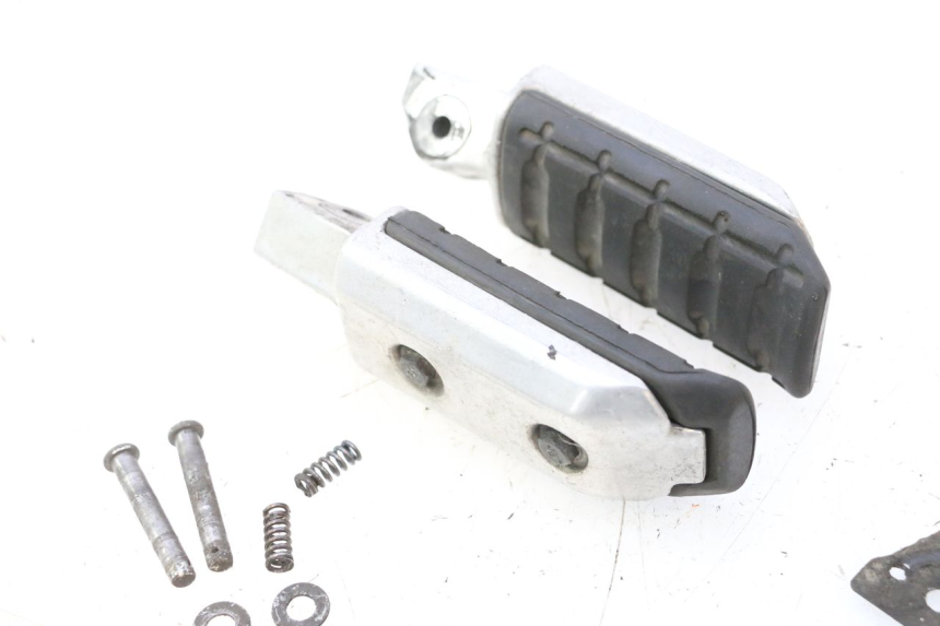 photo de PAIRE CALE PIED ARRIERE HONDA ST PAN EUROPEAN 1100 (1990 - 2002) - Zoom état d’usage