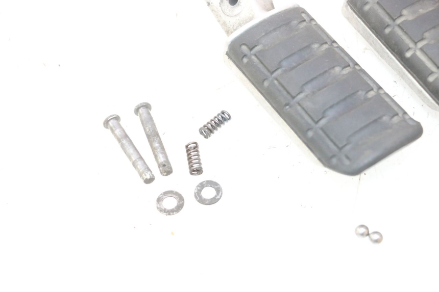 photo de PAIRE CALE PIED ARRIERE HONDA ST PAN EUROPEAN 1100 (1990 - 2002) - Vue d’ensemble
