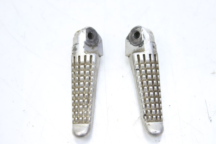 photo de PAIRE CALE PIED ARRIERE SUZUKI SV S 650 (1999 - 2002)