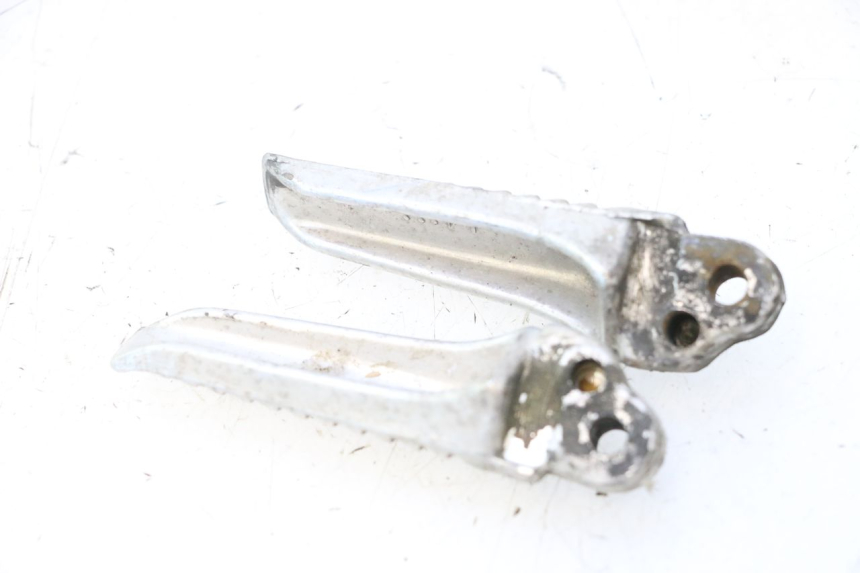 photo de PAIRE CALE PIED ARRIERE SUZUKI SV S 650 (2003 - 2009) - Autre angle de vue