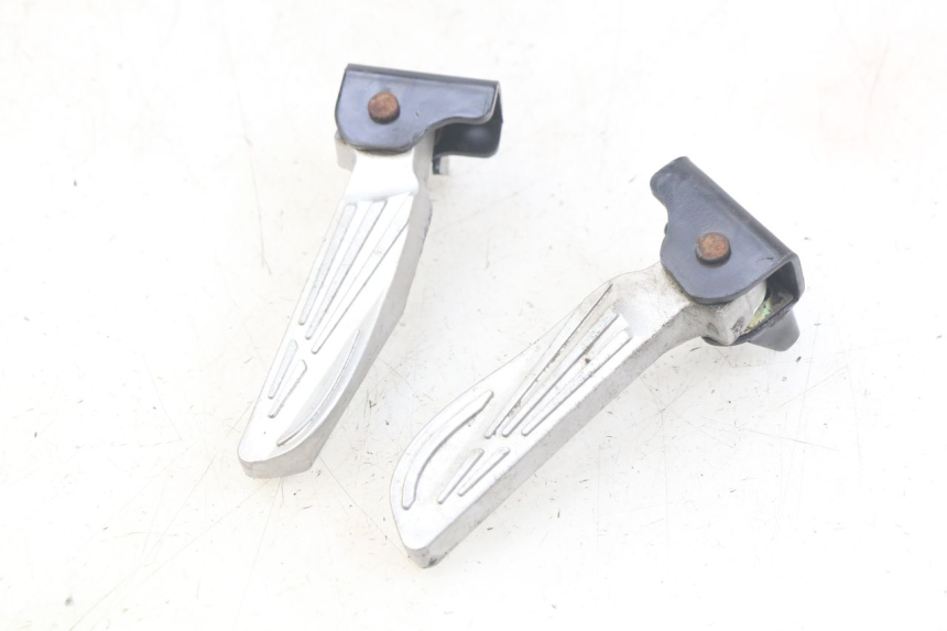 photo de PAIRE CALE PIED ARRIERE SYM FIDDLE 3 III 125 (2014 - 2020)