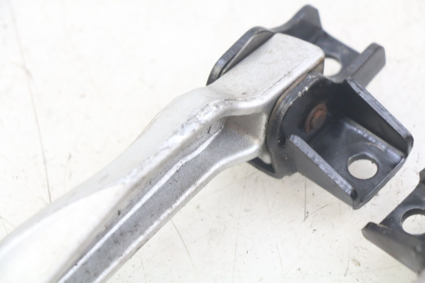 photo de PAIRE CALE PIED ARRIERE SYM FIDDLE 3 III 125 (2014 - 2020)
