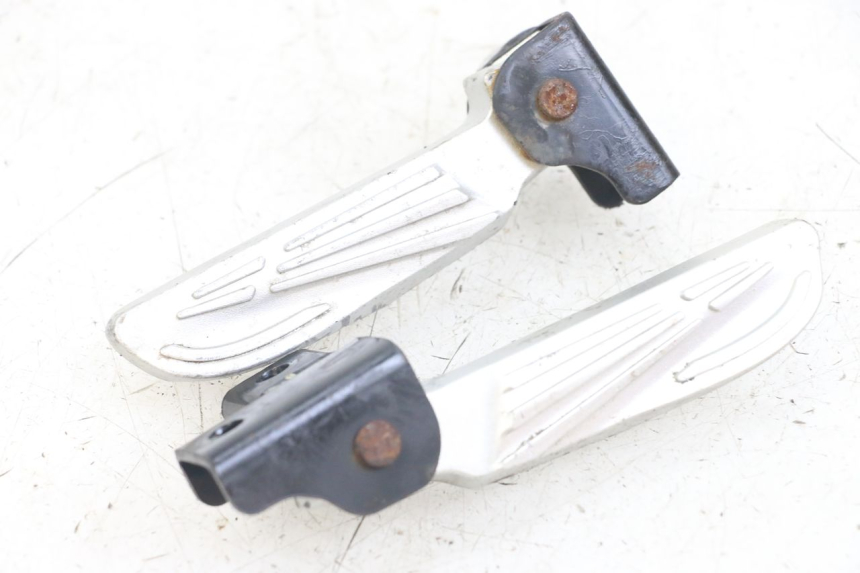 photo de PAIRE CALE PIED ARRIERE SYM FIDDLE 3 III 125 (2014 - 2020)