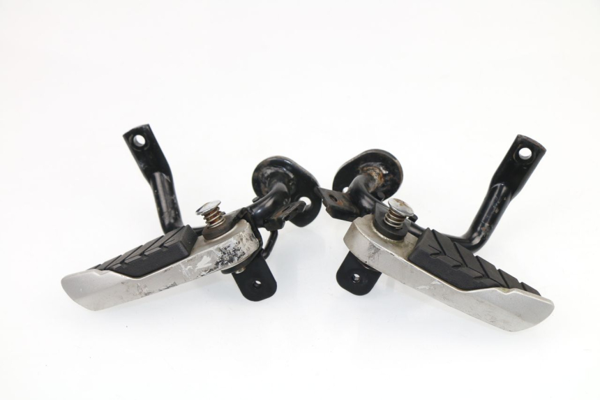 photo de PAIRE CALE PIED ARRIERE SYM GTS 250 (2005 - 2008)