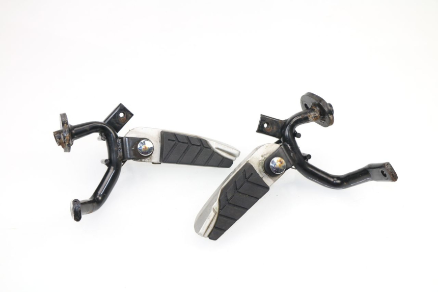 photo de PAIRE CALE PIED ARRIERE SYM GTS 250 (2005 - 2008)