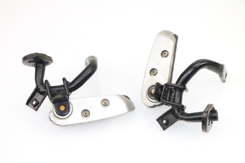 photo de PAIRE CALE PIED ARRIERE SYM GTS 250 (2005 - 2008)