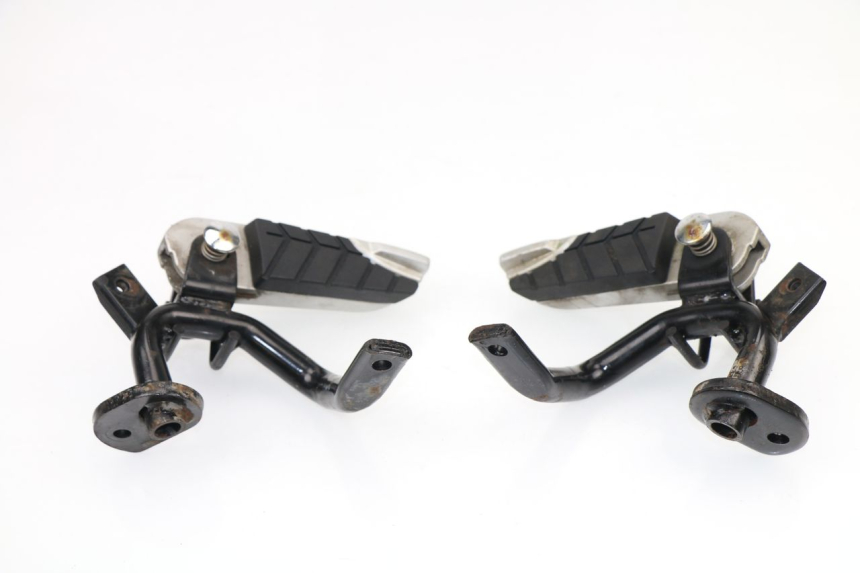 photo de PAIRE CALE PIED ARRIERE SYM GTS 250 (2005 - 2008)