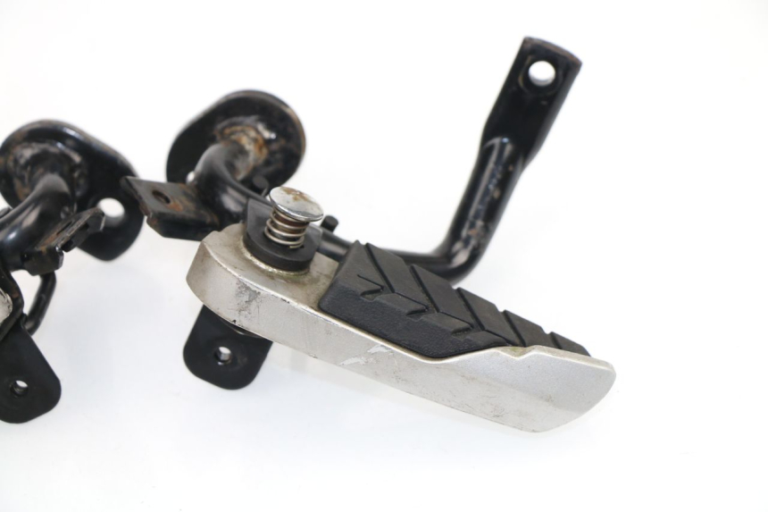 photo de PAIRE CALE PIED ARRIERE SYM GTS 250 (2005 - 2008)