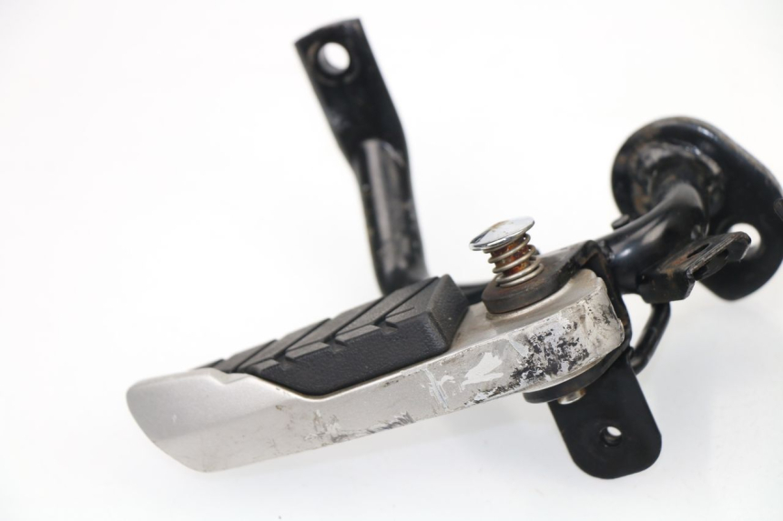 photo de PAIRE CALE PIED ARRIERE SYM GTS 250 (2005 - 2008)